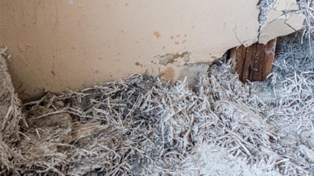 00029 - Exposed loose fill insulation - 16_9.jpg